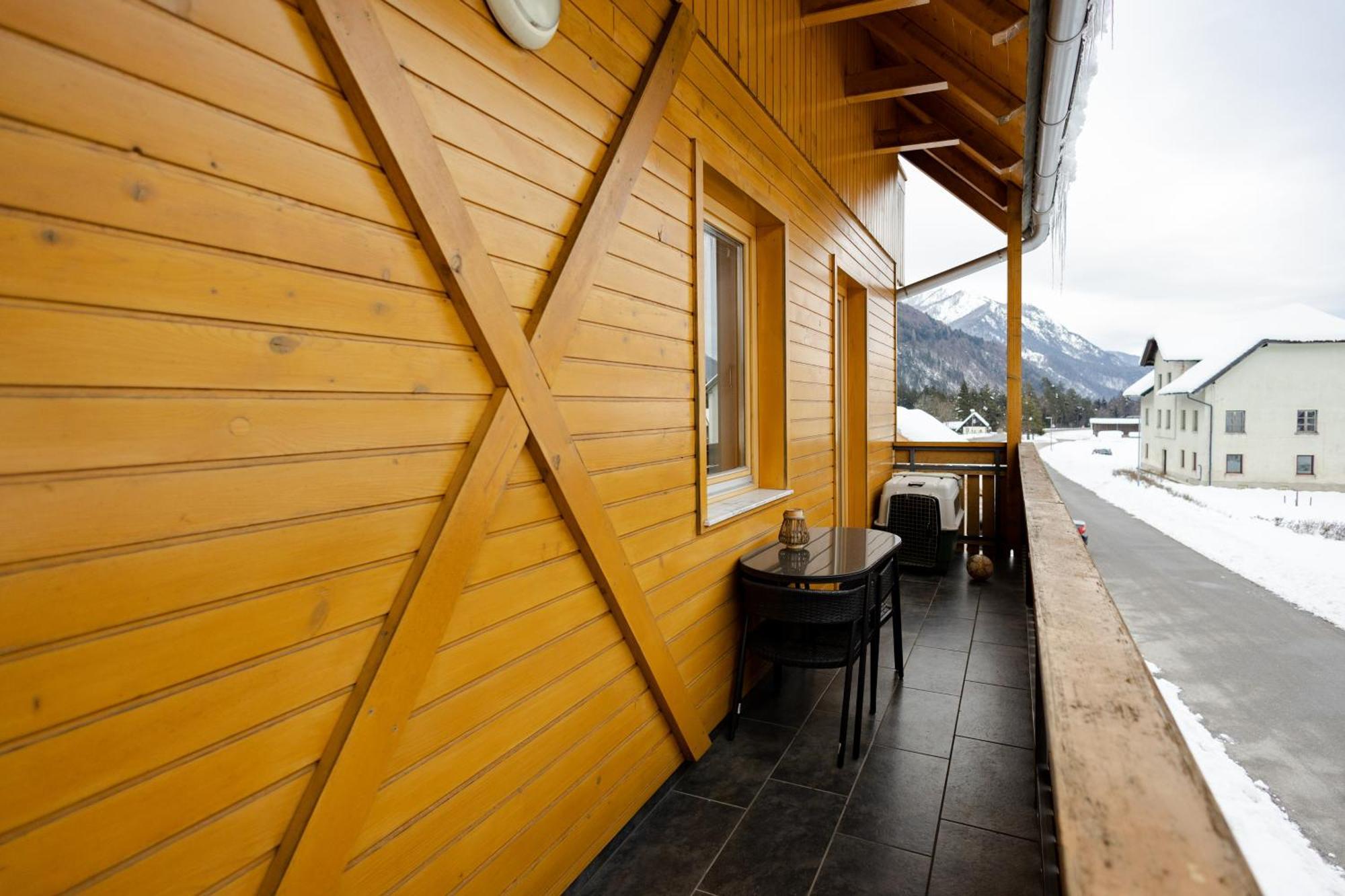 Waterfall Apartment - Cozy Mountain Retreat Kranjska Gora Eksteriør billede
